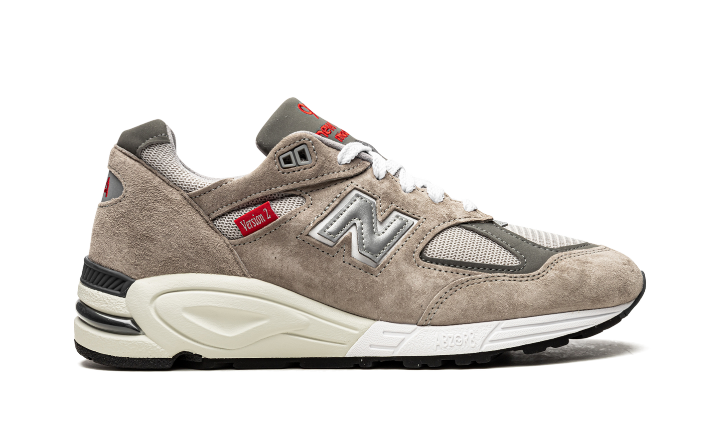 Made in US 990 v2 "Grey / Red"
