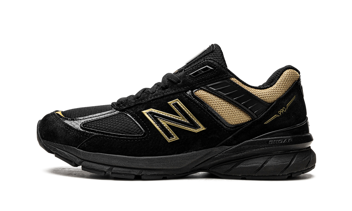 990v5 "Black / Gold"