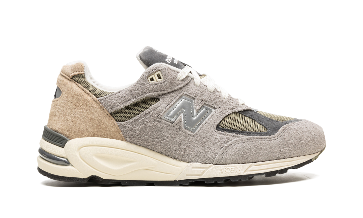 990 V2 "Made In USA - Teddy Santis"