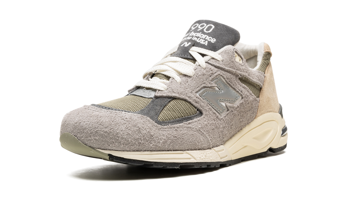 990 V2 "Made In USA - Teddy Santis"