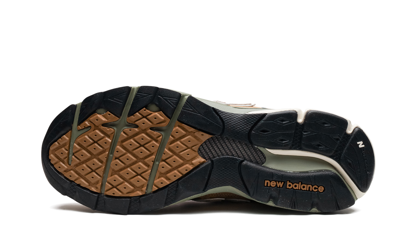 990v3 "Made in USA - Tan / Green"