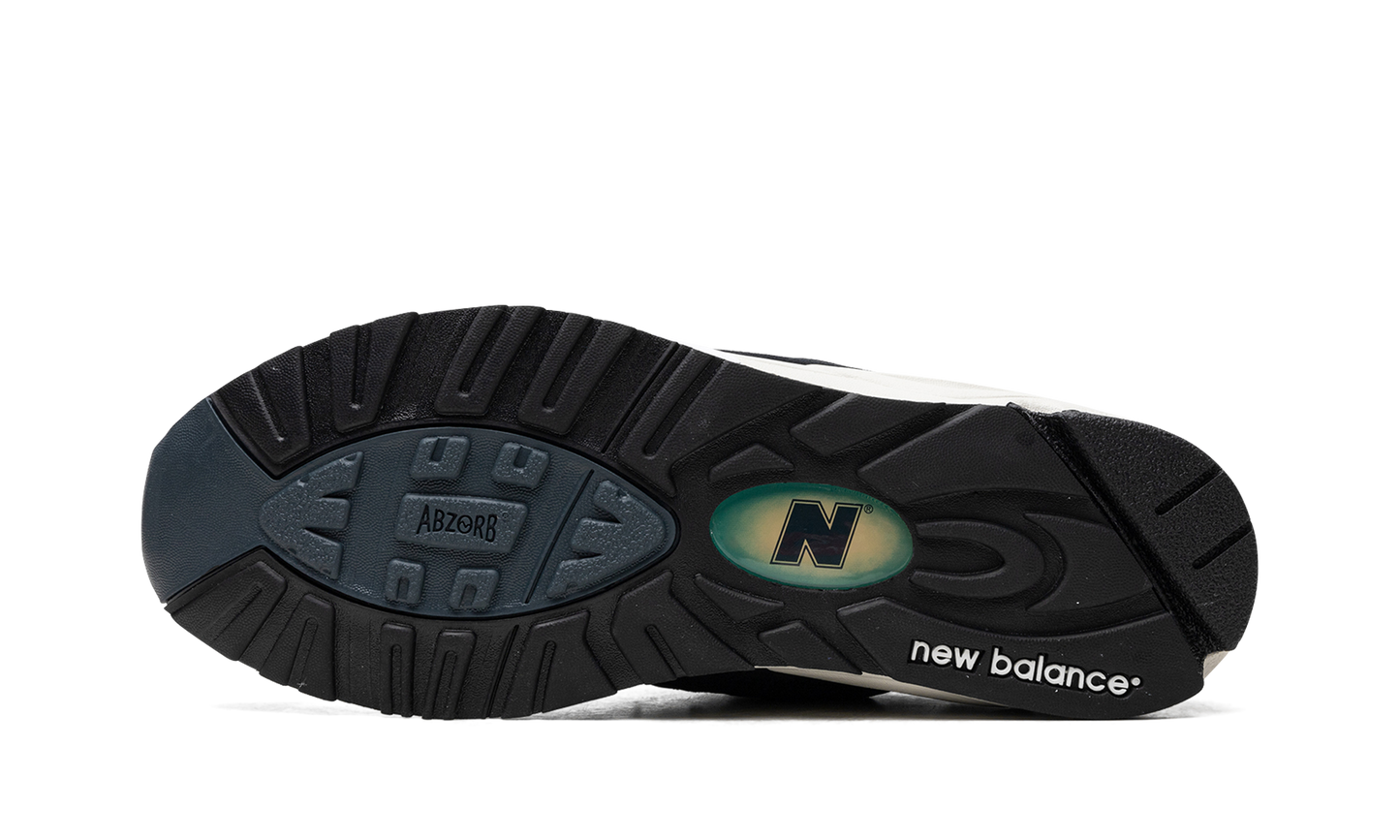 990V2 "Navy/White"