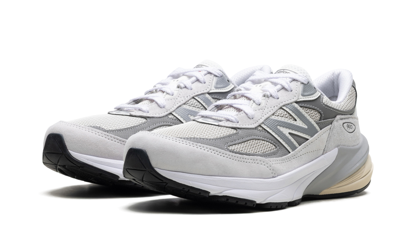 990v6 "Made in USA - Reflection Marblehead"