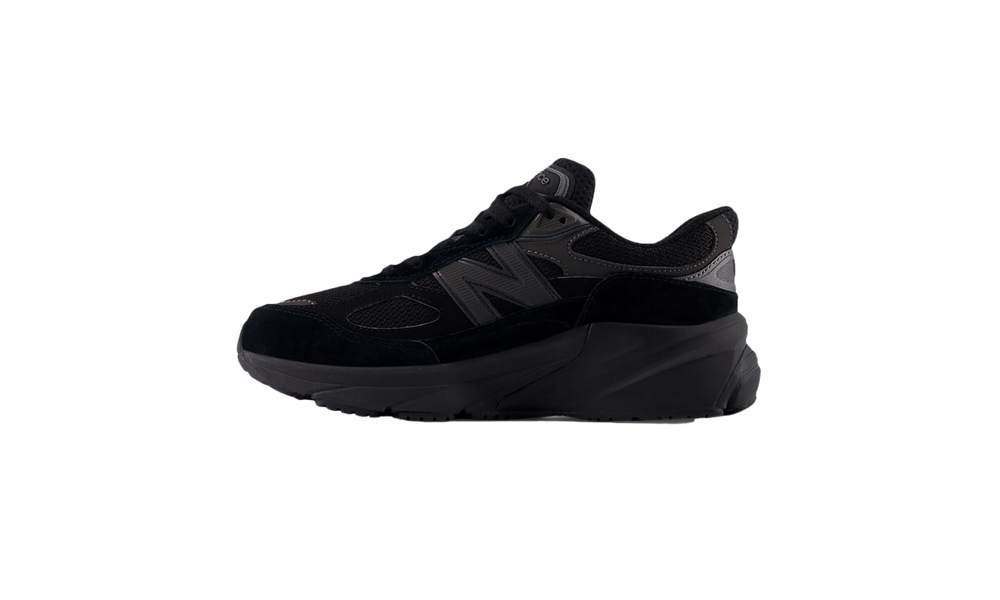 990v6 GS "Triple Black"