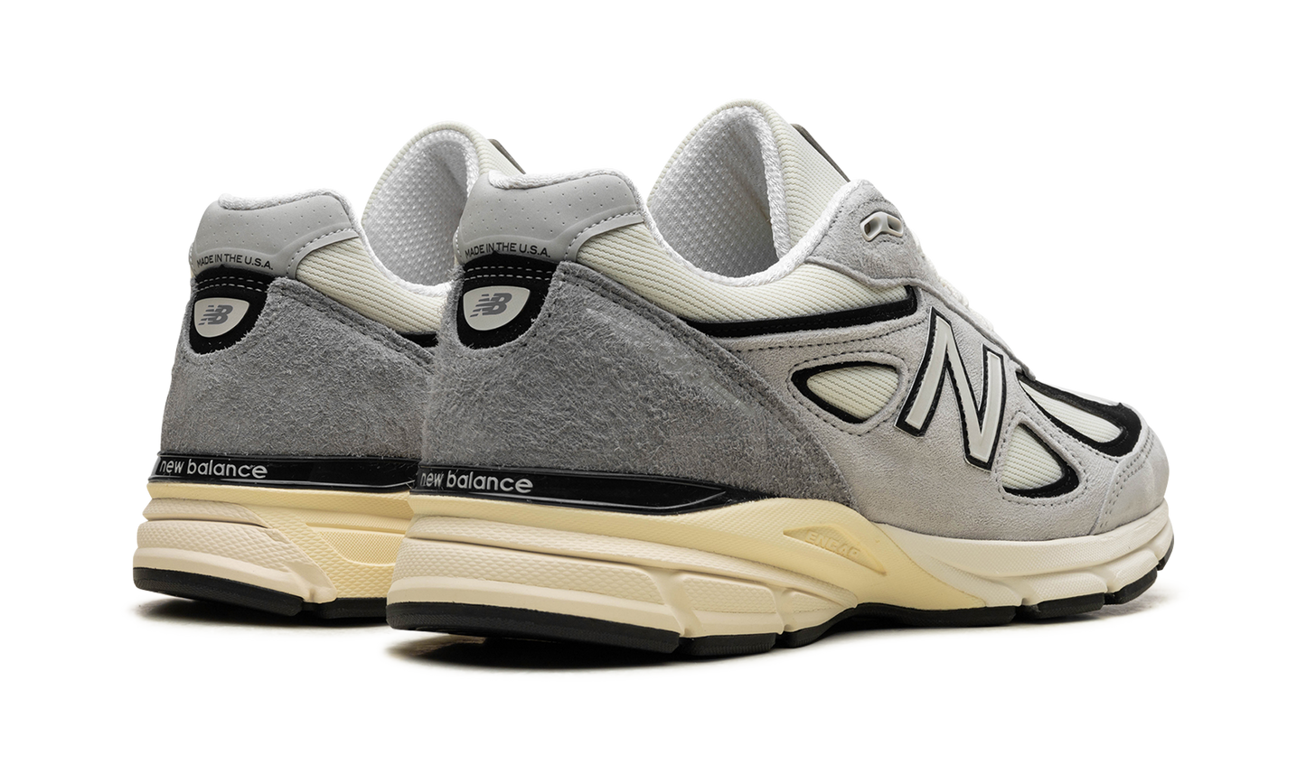 990v4 "Made in USA - Grey / Black"