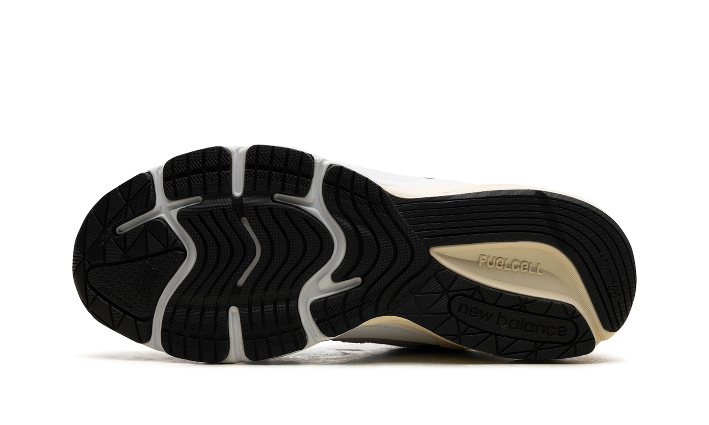 990v6 "Made in USA - Grey / Black"
