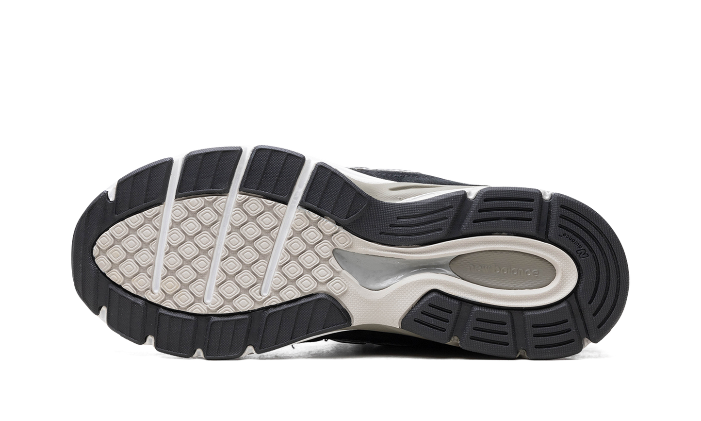 990v3 GS "Black"