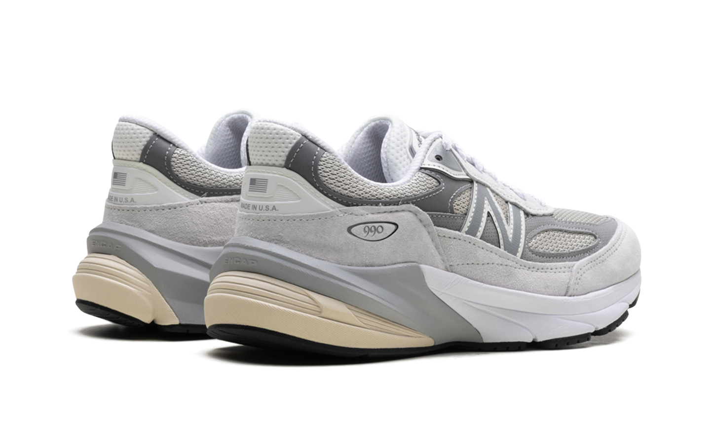 990v6 "Made in USA - Reflection Marblehead"