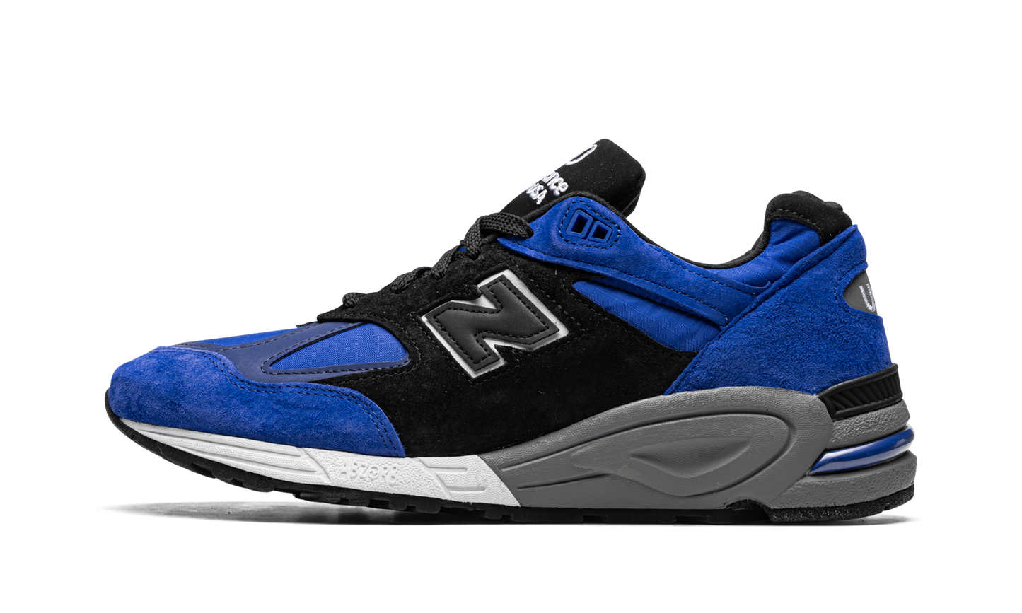 990v2 "Blue/Black"