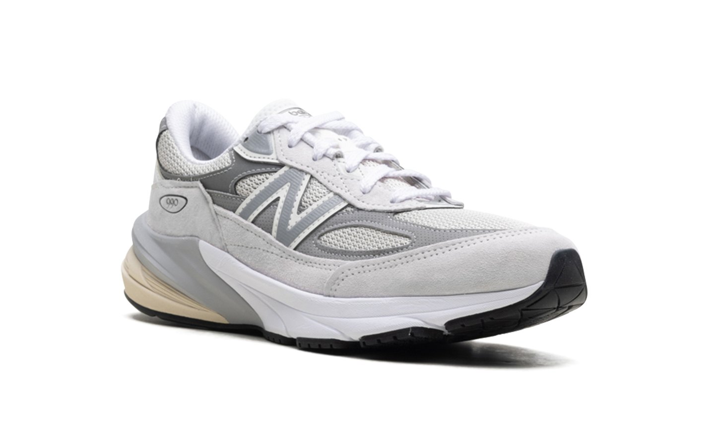 990v6 "Made in USA - Reflection Marblehead"