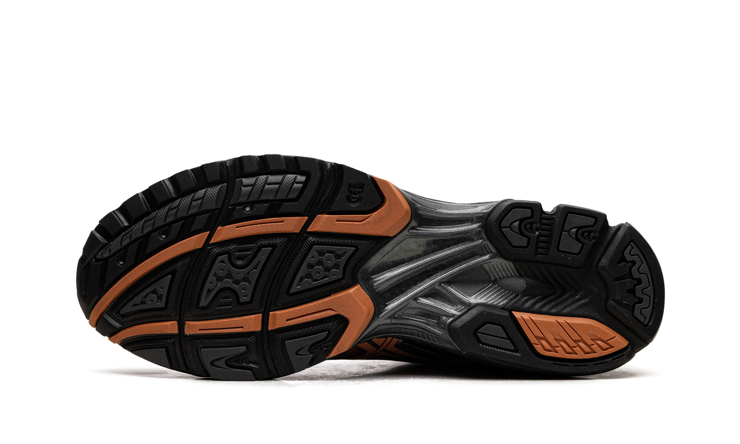GEL-Nimbus 10.1 "Black Rust Orange"