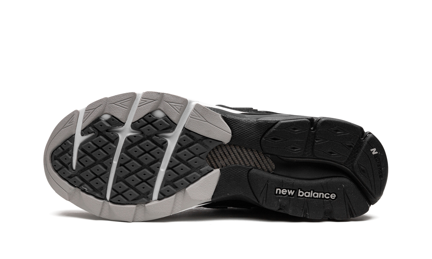 990v3 "DTLR Greyscale"