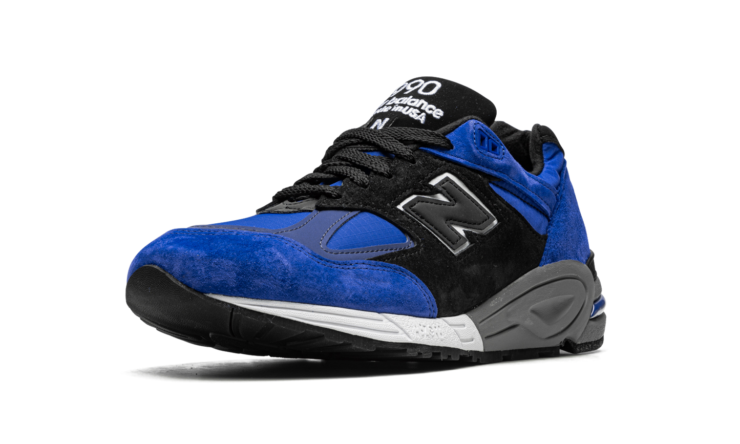990v2 "Blue/Black"