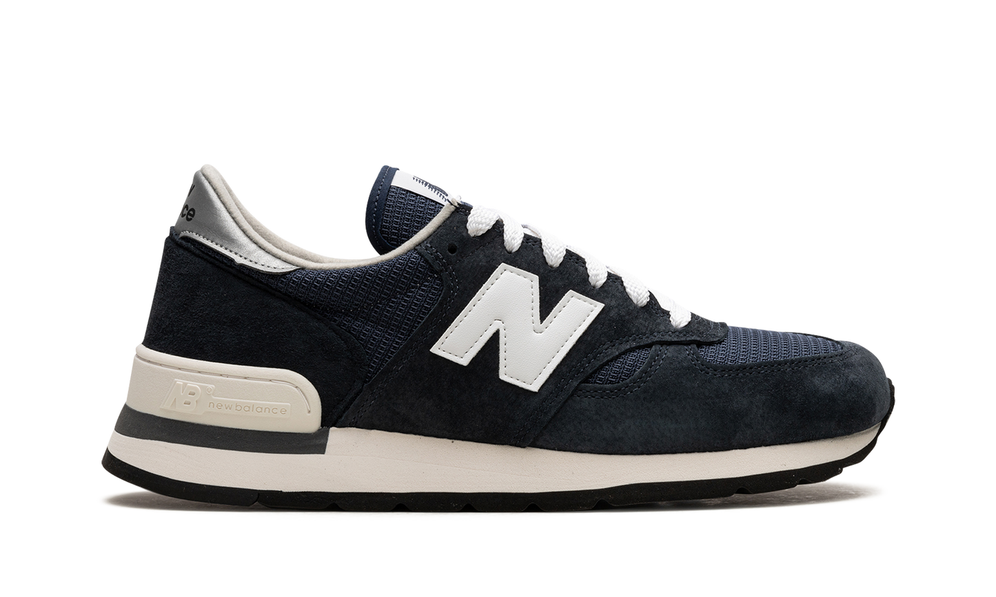 990 v1 "Navy / White"