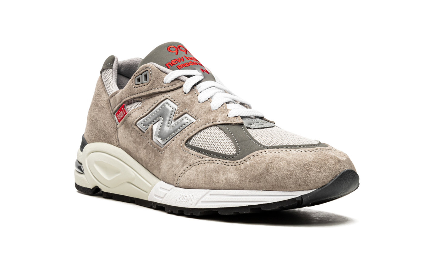 Made in US 990 v2 "Grey / Red"