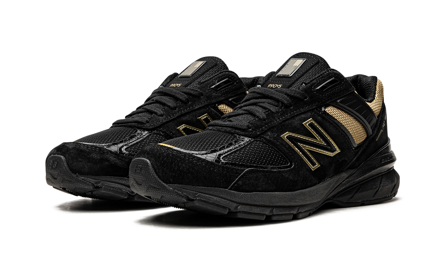 990v5 "Black / Gold"