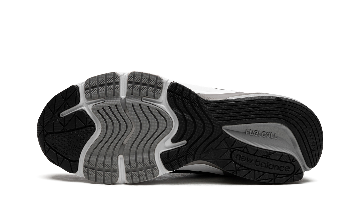 990v6 WMNS "Black/Silver"