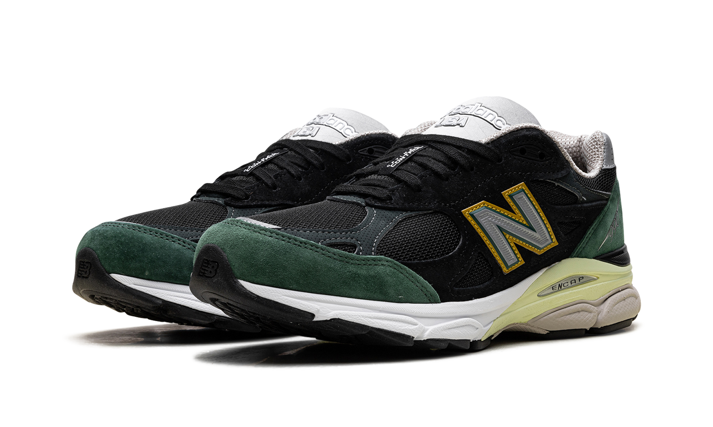 990v3 "Black / Green"