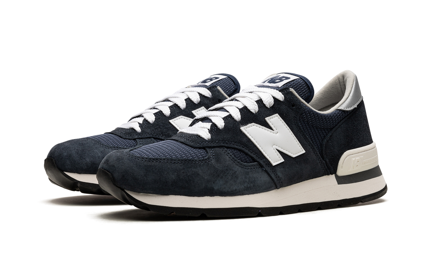 990 v1 "Navy / White"