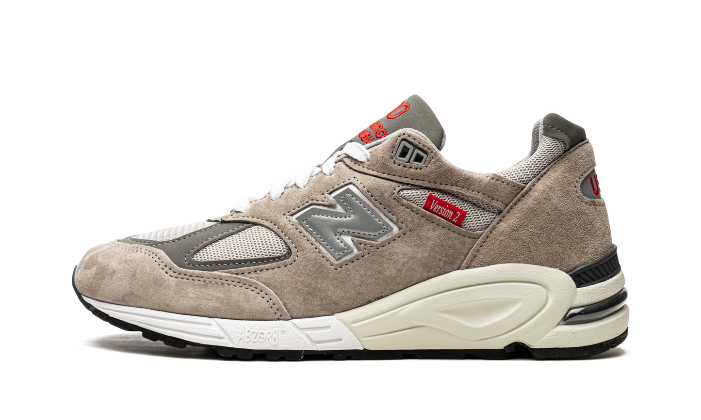 Made in US 990 v2 "Grey / Red"