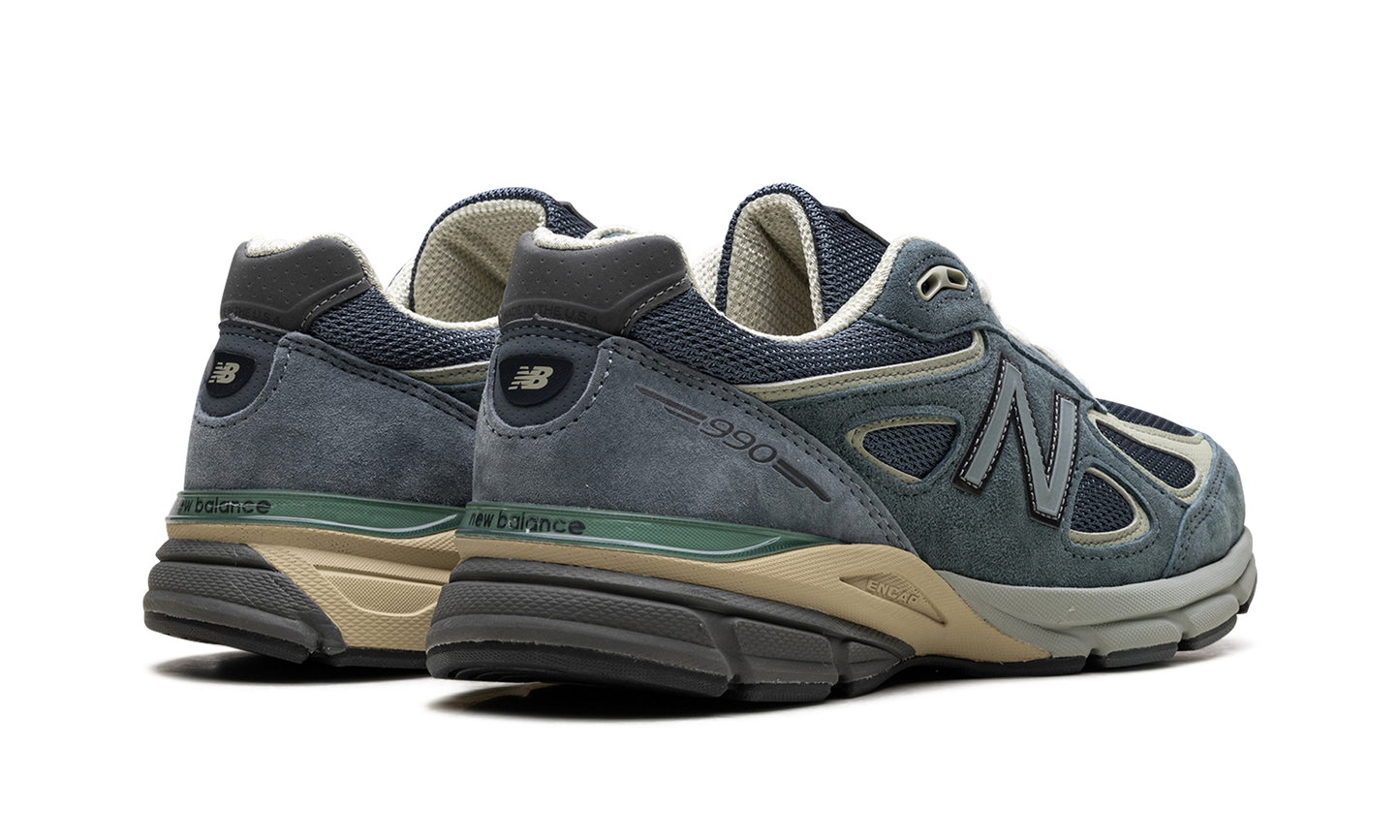 990v4 "AURALEE - Dusty Blue"