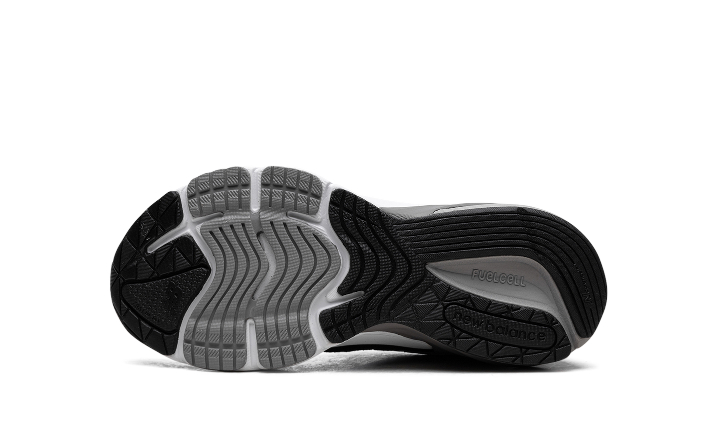 990v6 GS "Black/Silver"