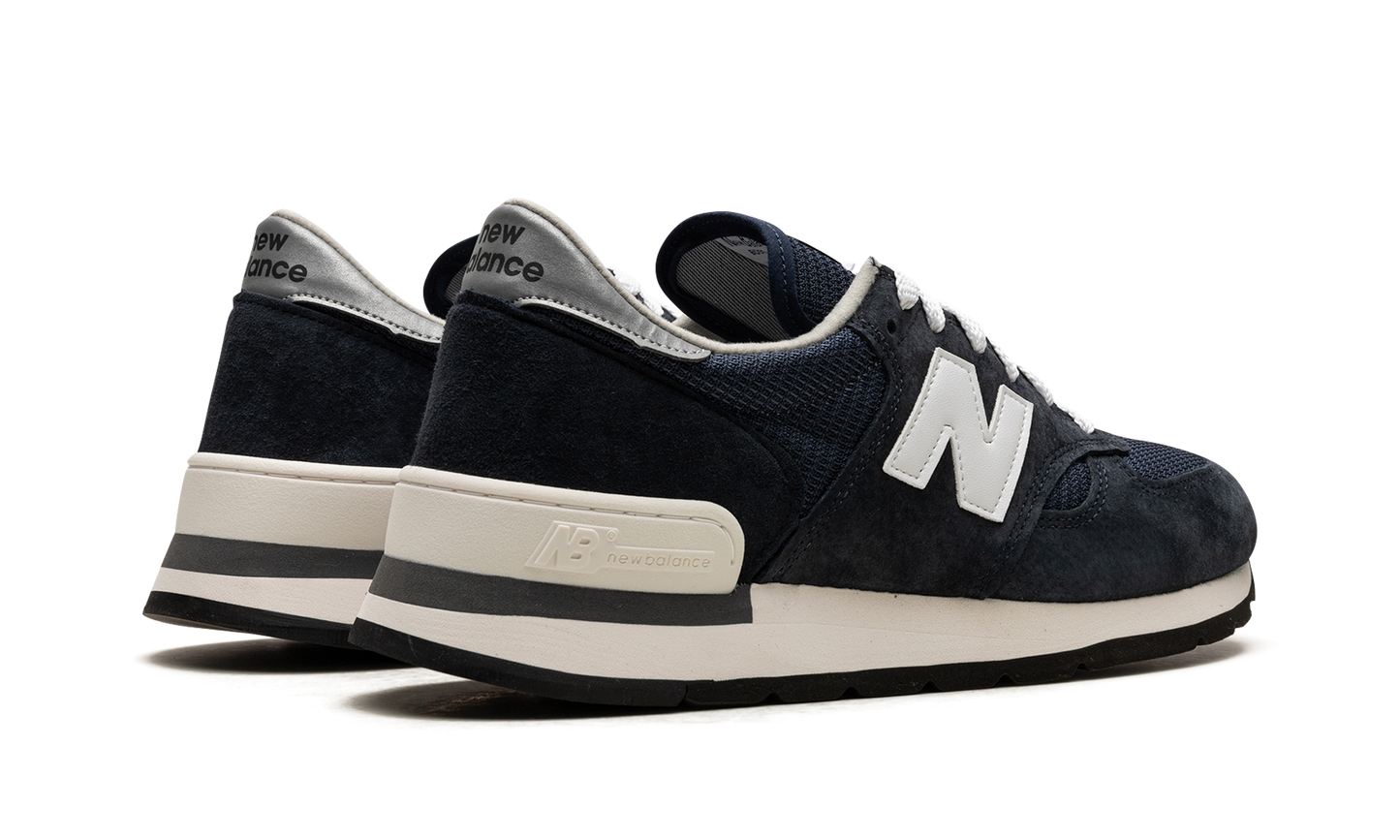 990 v1 "Navy / White"