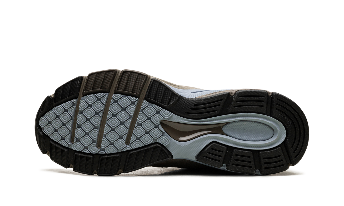 990v4 "AURALEE - Taupe"