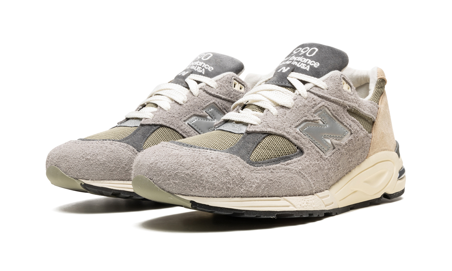 990 V2 "Made In USA - Teddy Santis"