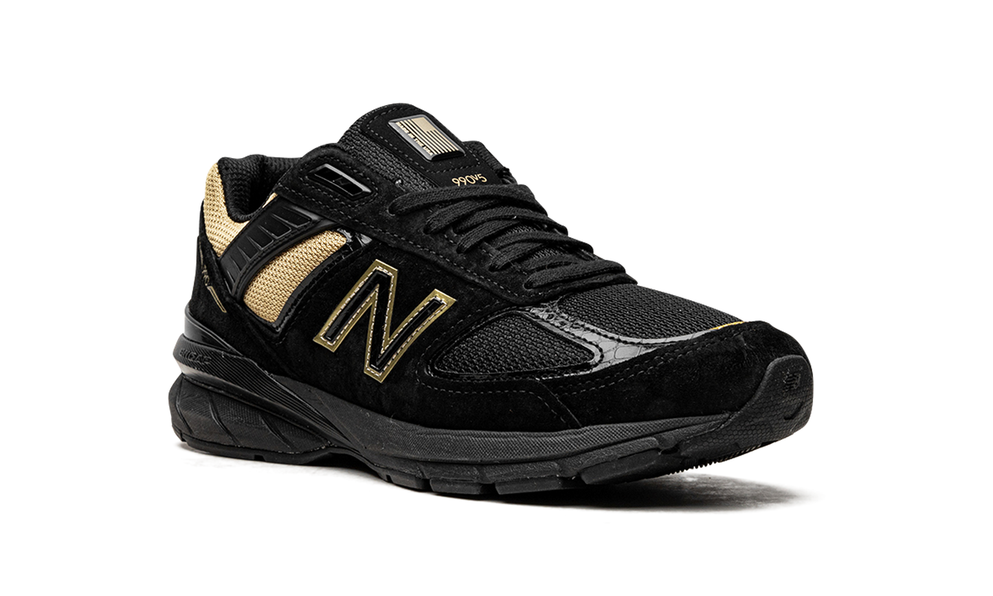 990v5 "Black / Gold"