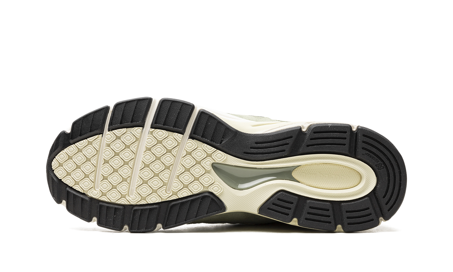990v4 "Olive"