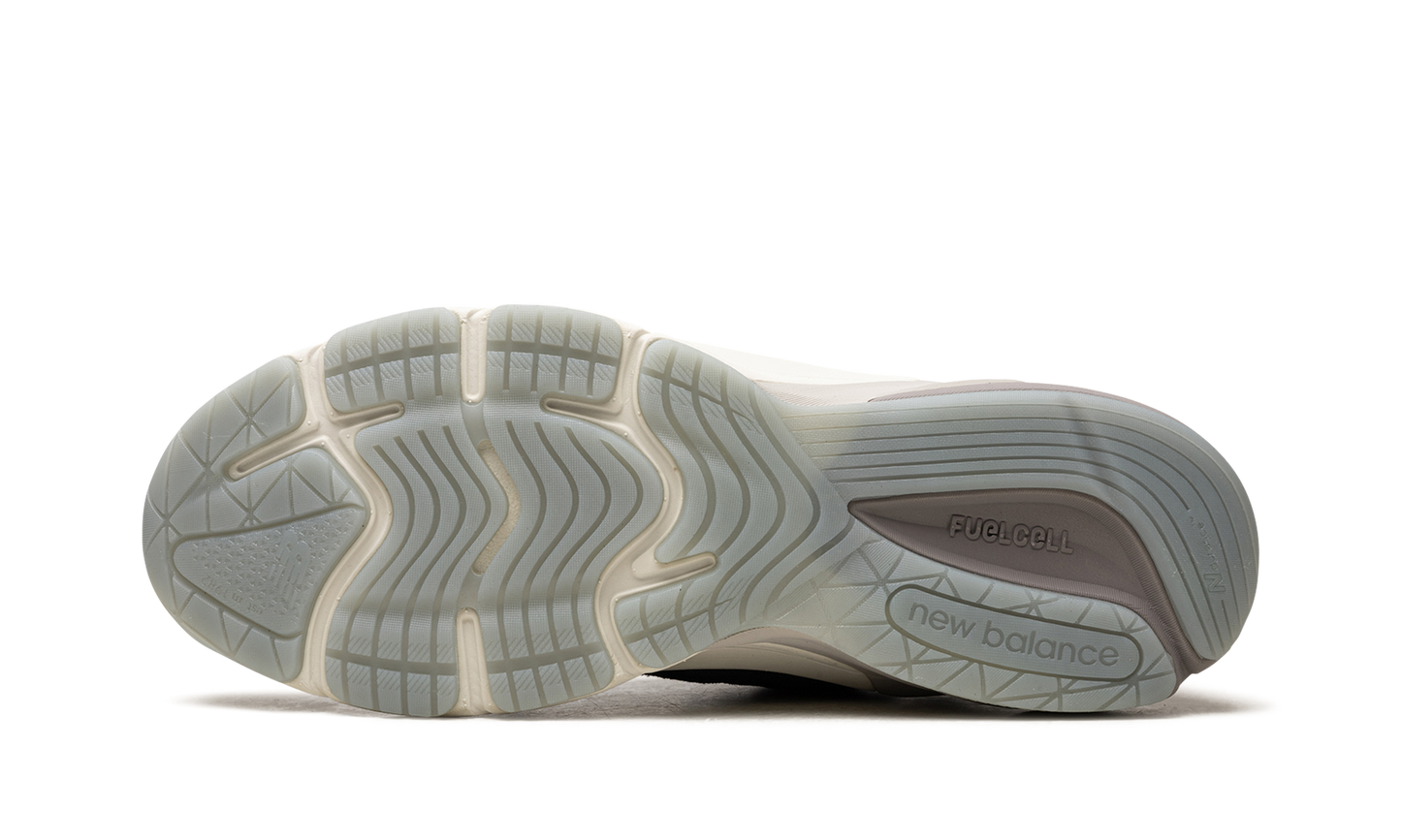 990v6 "MiUSA Ronnie Fieg Madison Square Garden Navy"