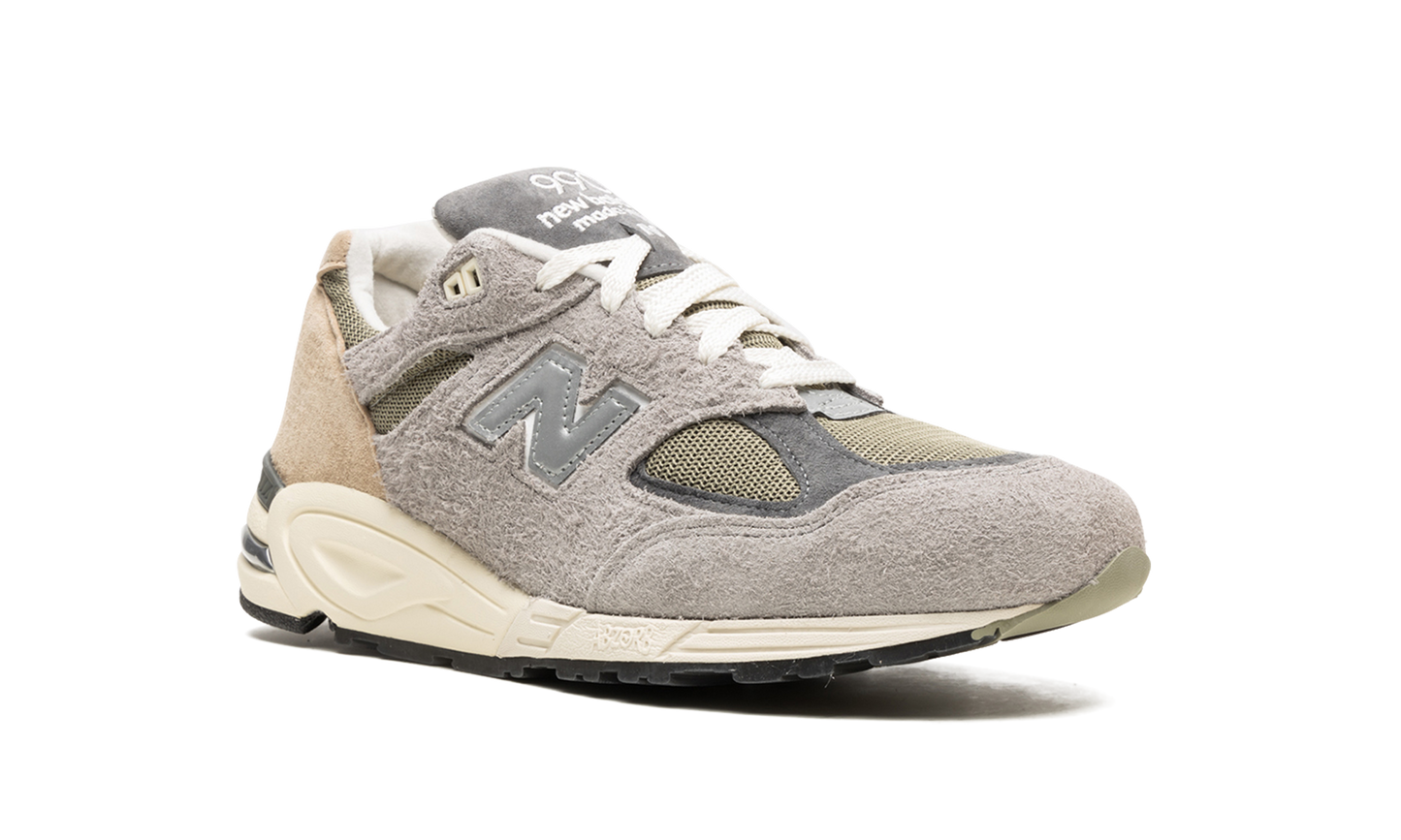 990 V2 "Made In USA - Teddy Santis"