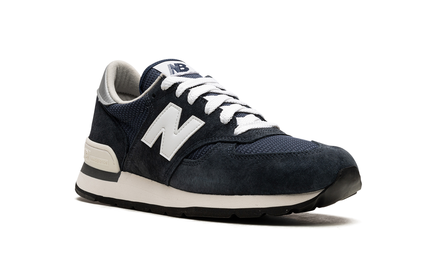 990 v1 "Navy / White"