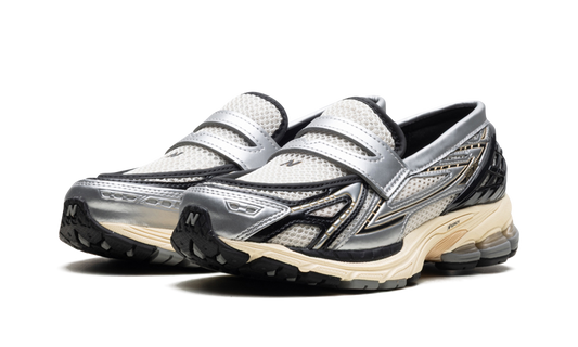 1906L "Silver Metallic Cream"