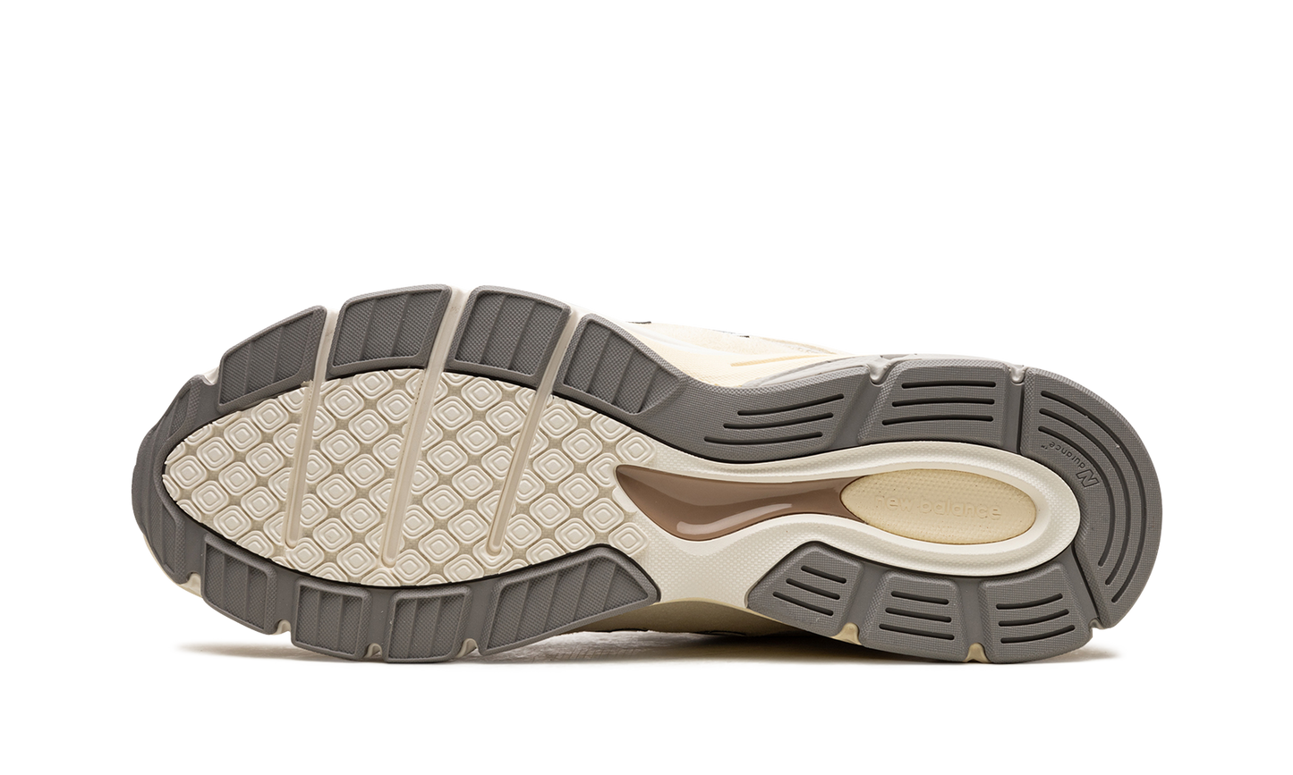 990v4 "Made in USA - Cream"
