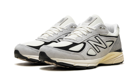 990v4 "Made in USA - Grey / Black"
