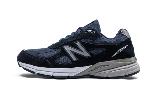 990