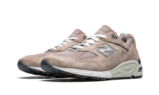 990v2 "Kith - Dusty Rose"