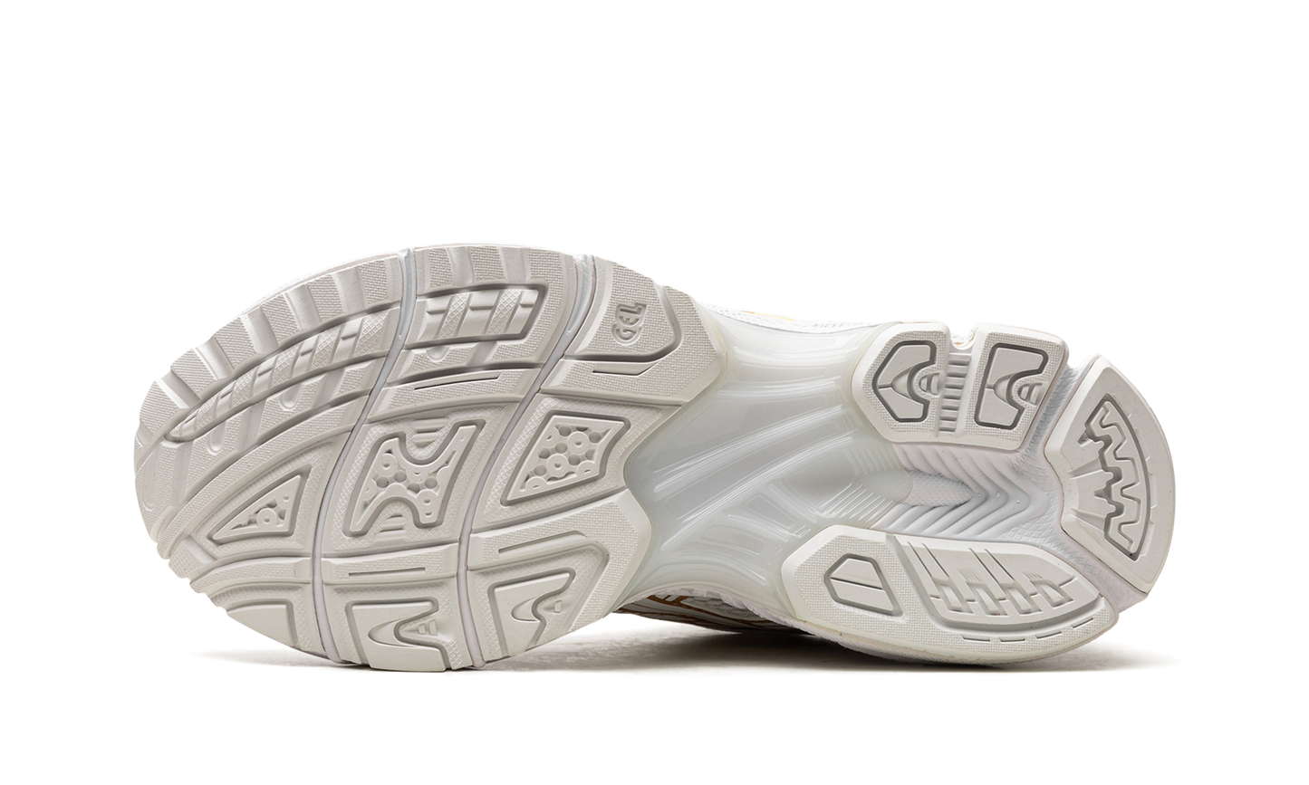 GEL KAYANO 14 WMNS "White / Gold"