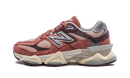 9060 "Mineral Red/Truffle"