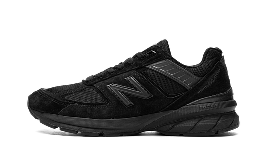 990v5 "Made in USA Triple Black"