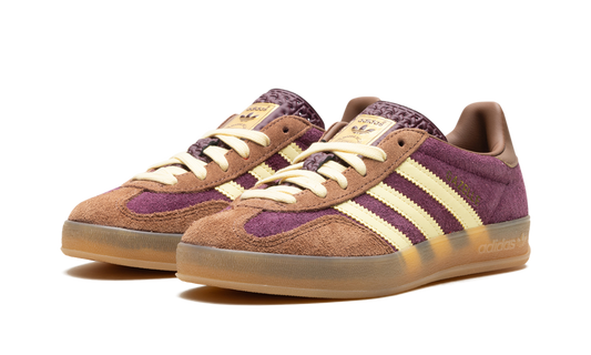 Gazelle Indoor "Maroon Almost Yellow"