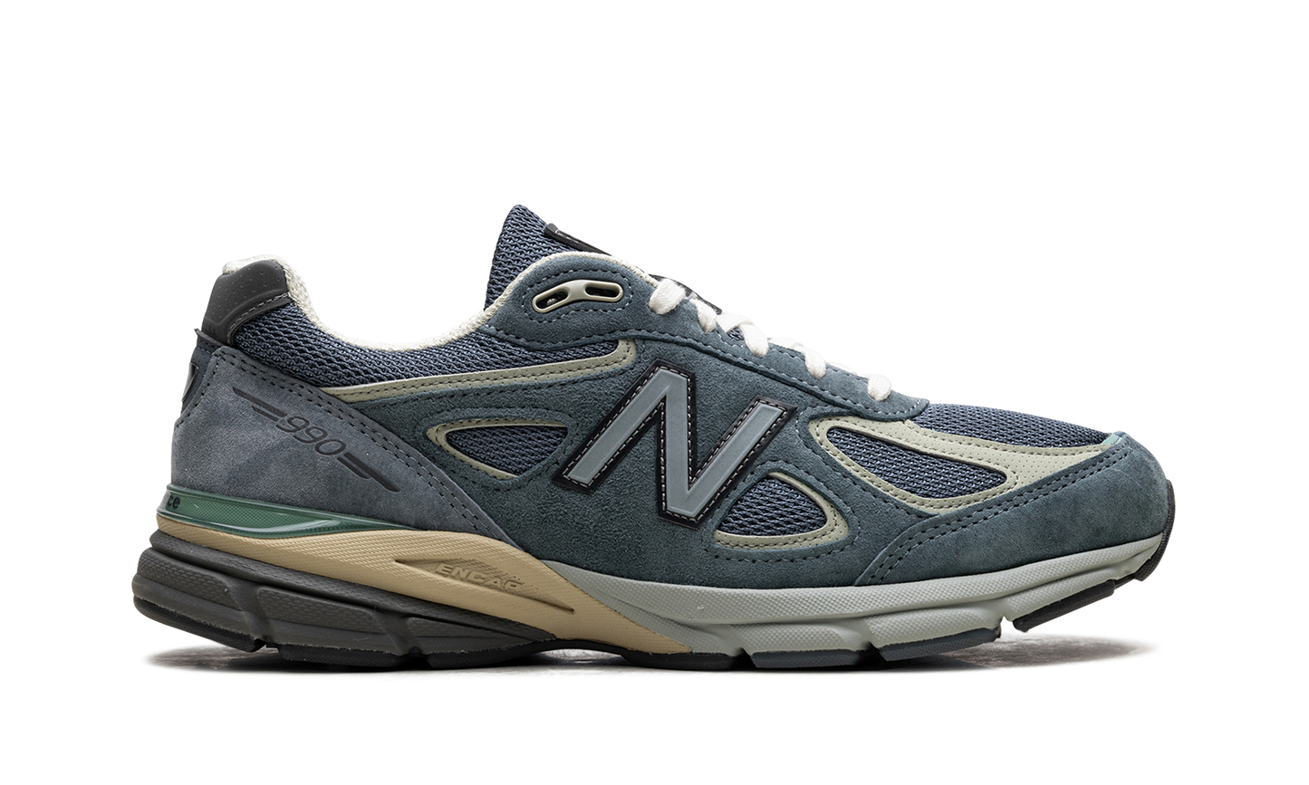 990v4 "AURALEE - Dusty Blue"